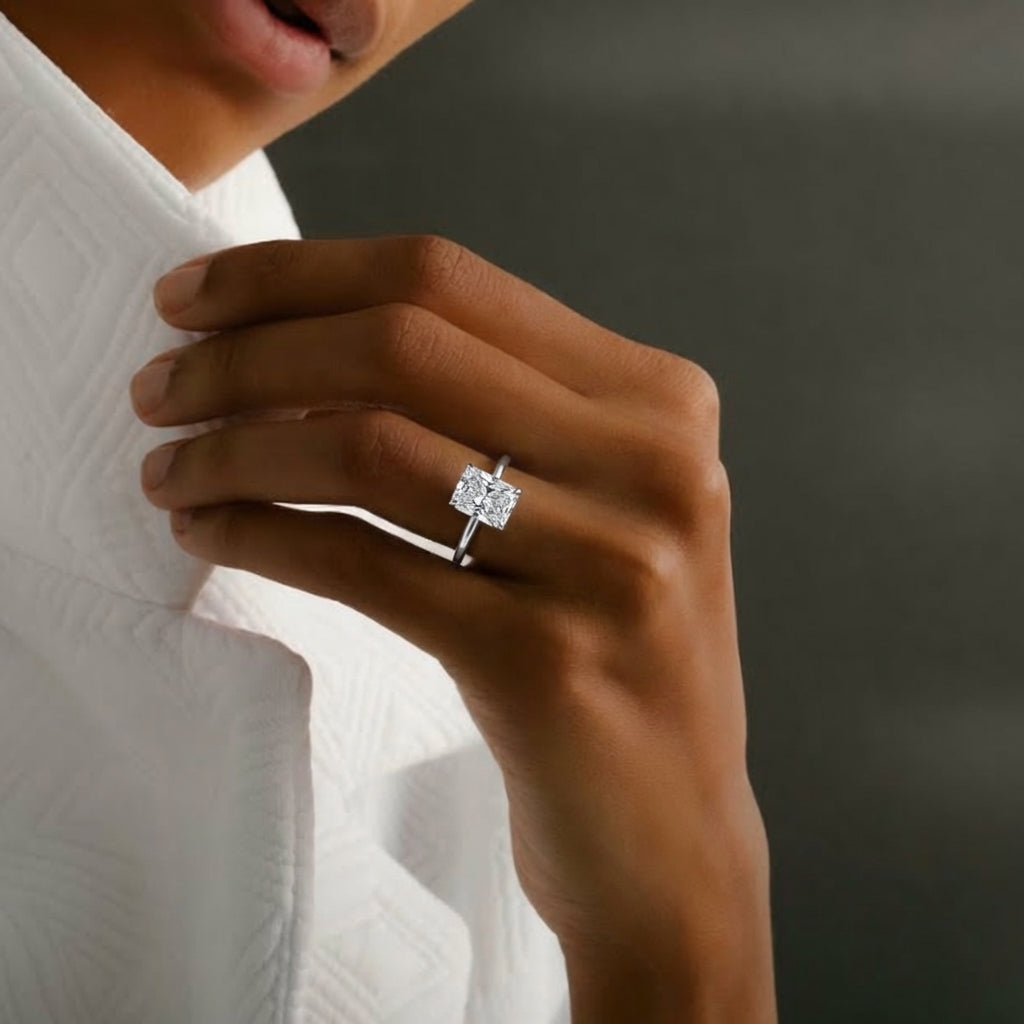 "Block" émeraude cut ring