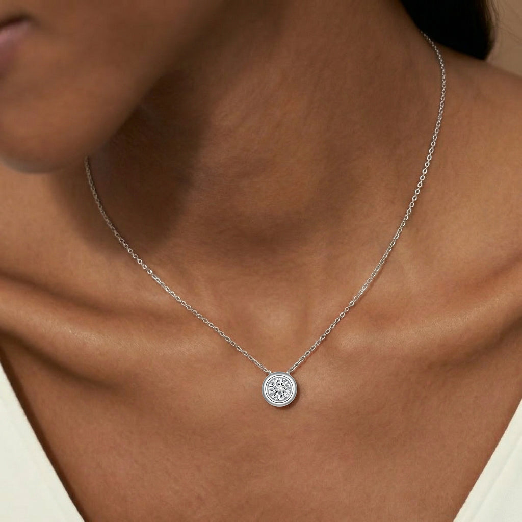 "Halo" solitaire pendant necklace ´
